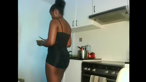 Snapshot of lilycelest chatting on 07-18-26, 12:09 lilycelest online show from 07-18-26, 12:09