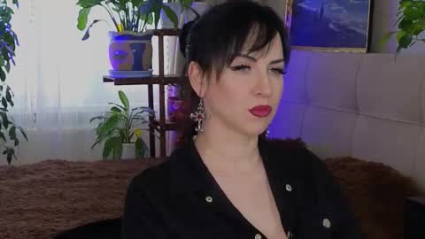 Snapshot of lilyconor chatting on 10-31-25, 11:22 Lily online show from 10-31-25, 11:22