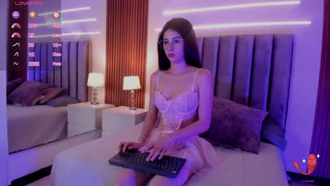 Lili online show from 04-09-26, 11:59