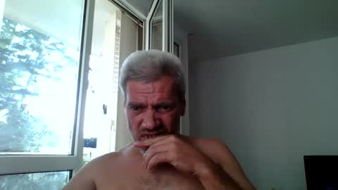 lilylovelyman50 online show from 08-09-26, 06:13