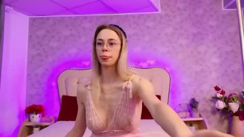 Snapshot of lilyrose_ chatting on 07-05-26, 04:19 online show from 07-05-26, 04:19