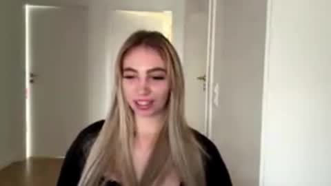 Lily online show from 06-10-26, 05:01