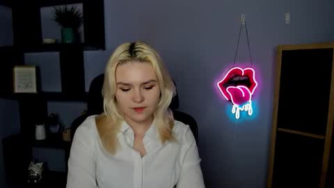 Snapshot of lilysweetxo chatting on 03-02-26, 07:26 Lily online show from 03-02-26, 07:26