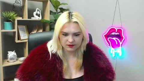 Lily online show from 04-21-26, 06:31