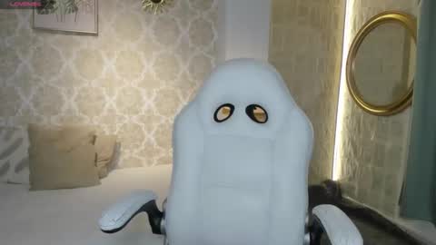 lilythea_ online show from 02-08-26, 08:01