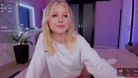 Lily online show from 02-08-25, 04:04