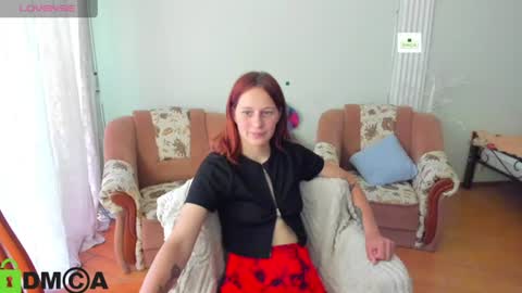 Snapshot of lilyviolet7 chatting on 06-11-26, 09:29 Hi Im Lily online show from 06-11-26, 09:29