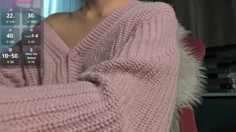 Snapshot of lilyychoii22 chatting on 05-20-26, 01:39 Lily online show from 05-20-26, 01:39