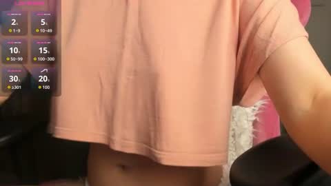 Snapshot of lilyychoii22 chatting on 06-24-26, 10:14 Lily online show from 06-24-26, 10:14