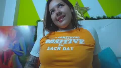 Snapshot of lina_browm chatting on 12-19-24, 10:53 Lina Browm online show from 12-19-24, 10:53