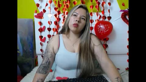 Snapshot of lina_browm chatting on 02-14-25, 11:53 Lina Browm online show from 02-14-25, 11:53