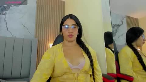 LINA DUBOIS  online show from 11-25-25, 12:27