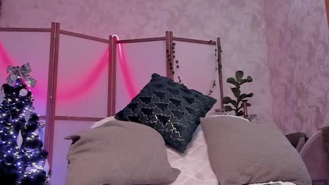 Lina -  online show from 12-25-24, 07:57