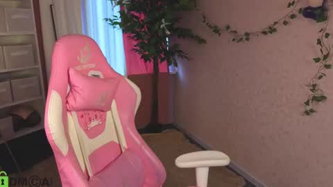 LINA online show from 04-17-26, 01:08