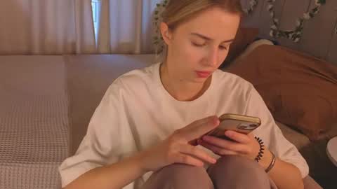 Snapshot of lina_reeds chatting on 07-01-26, 01:07 LINA online show from 07-01-26, 01:07