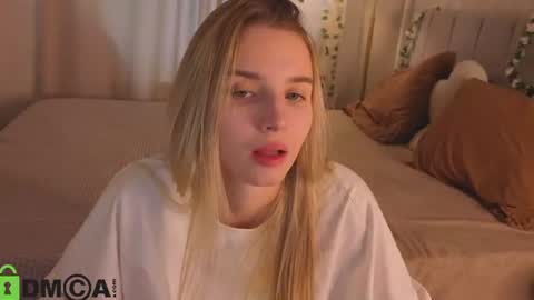 Snapshot of lina_reeds chatting on 07-17-26, 01:12 LINA online show from 07-17-26, 01:12