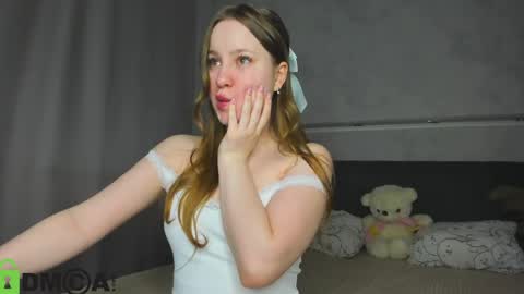 Snapshot of lina_smilee chatting on 05-14-26, 01:01 Lina online show from 05-14-26, 01:01