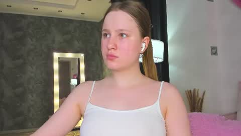 Snapshot of lina_smilee chatting on 06-11-26, 03:26 Lina online show from 06-11-26, 03:26