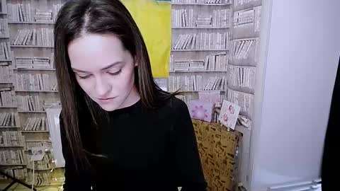 Lina online show from 09-27-25, 07:02