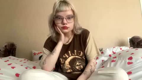 lina_sun1 online show from 06-11-26, 01:53