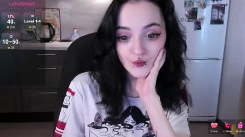 Snapshot of lina_tyaan chatting on 03-04-26, 08:09 Lina 3 1715622743 online show from 03-04-26, 08:09