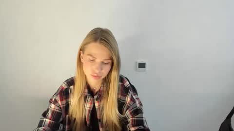linabey online show from 10-22-25, 01:22
