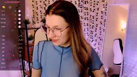 Snapshot of linablossom chatting on 06-12-26, 02:10 Lina online show from 06-12-26, 02:10
