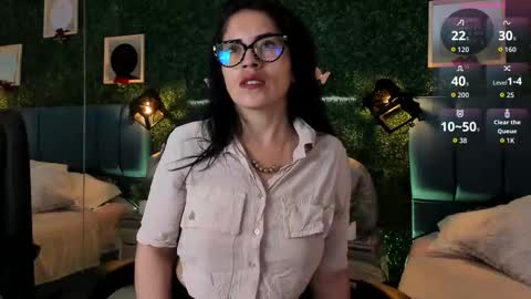 Lina  online show from 11-24-25, 11:54