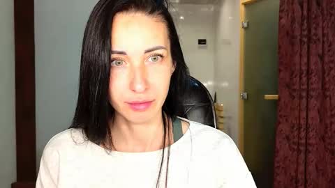 LinaLivee online show from 11-22-25, 07:46