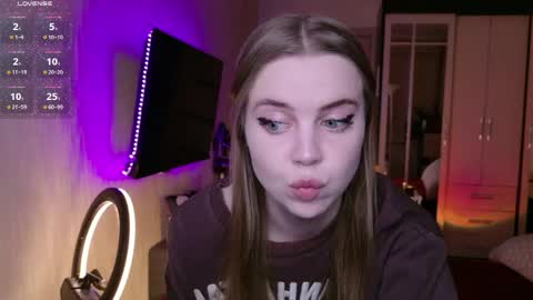  Lina Milkovich  online show from 04-18-26, 11:58