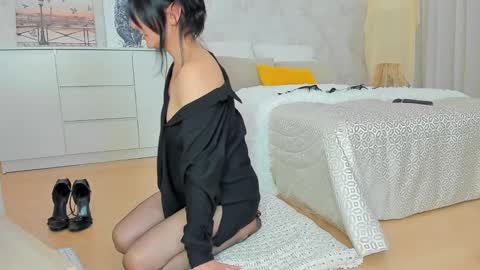 Snapshot of linapearl chatting on 02-05-25, 11:12 Lina Fanslymysensualworld online show from 02-05-25, 11:12