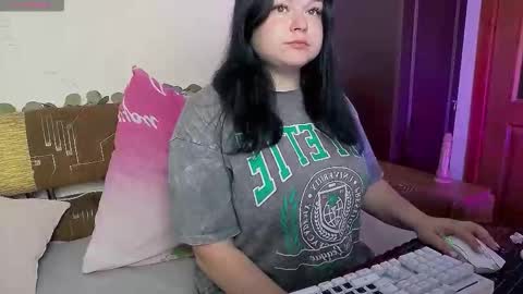 Snapshot of linasexy777 chatting on 09-21-25, 05:42 Lina online show from 09-21-25, 05:42