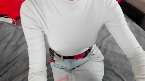 Lina online show from 10-27-25, 02:48