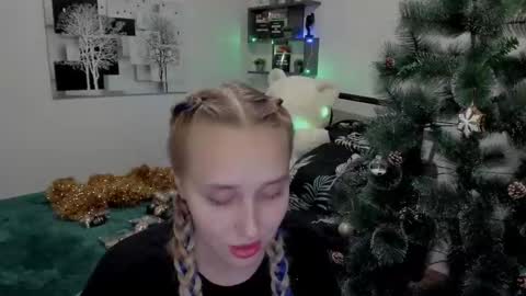 Lina online show from 12-14-24, 07:25