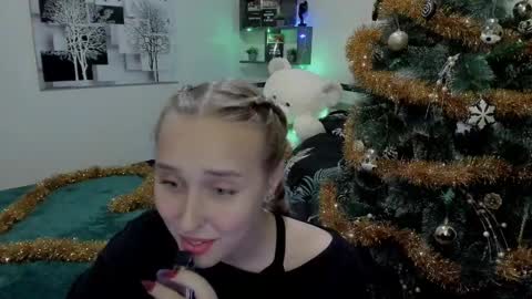 Lina online show from 12-15-24, 12:07