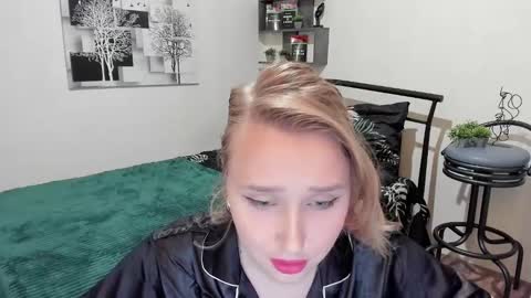 Lina online show from 02-01-25, 08:37