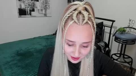 Lina online show from 02-15-25, 09:15