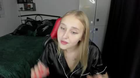 Lina online show from 09-11-25, 09:48