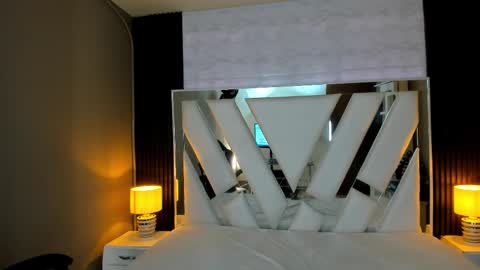  Linda  online show from 12-22-25, 06:05