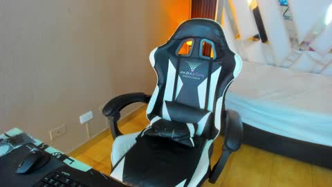  Linda  online show from 04-08-26, 06:19