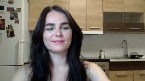 Linda online show from 10-26-25, 07:42