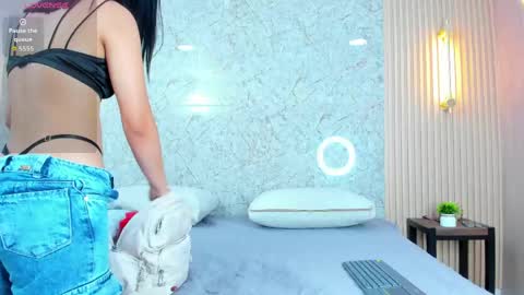 Snapshot of linda_cooper_ chatting on 05-28-26, 11:07 LINDA online show from 05-28-26, 11:07
