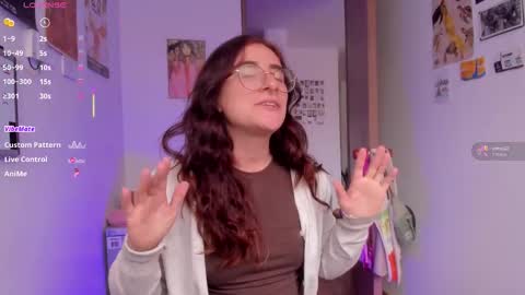 Giggles  online show from 02-16-26, 08:38