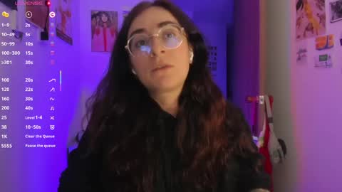 Snapshot of linda_giggle chatting on 05-12-26, 11:57 Giggles online show from 05-12-26, 11:57