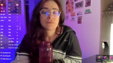 Snapshot of linda_giggle chatting on 05-29-26, 03:15 Giggles online show from 05-29-26, 03:15