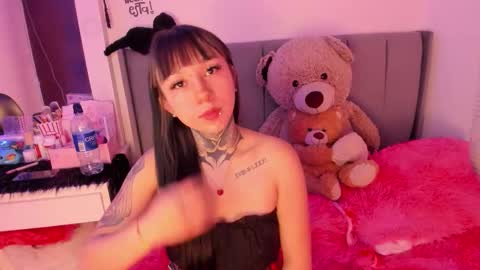 Lindaa maria  online show from 01-10-26, 02:57