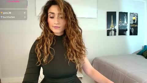 Snapshot of linda_morgan1 chatting on 06-26-26, 10:41 Maria Paula online show from 06-26-26, 10:41