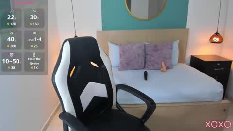 L I N D A online show from 02-07-25, 01:58