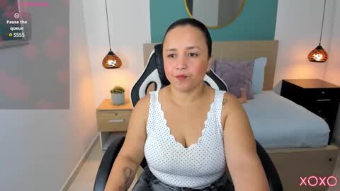 L I N D A online show from 02-17-25, 07:10