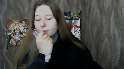 Snapshot of linda_s_ chatting on 10-04-25, 09:29 Linda online show from 10-04-25, 09:29